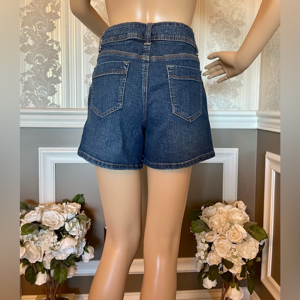 Worn twice!😎St.John’s Bay!🤩denim shorts/size-10